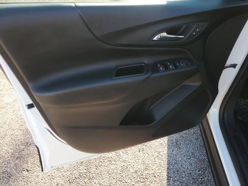 Used 2023 Chevrolet Equinox LT image 17