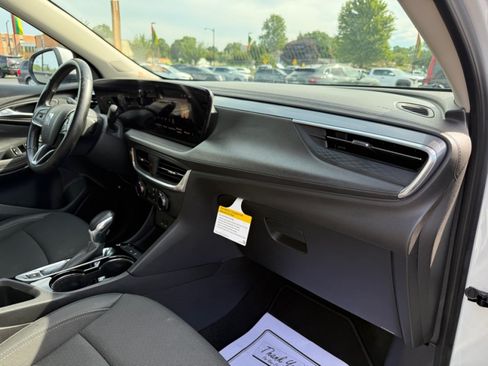 Used 2024 Buick Encore GX Preferred FWD image 22