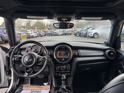 Used 2016 MINI Cooper 4-Door Hardtop image 12