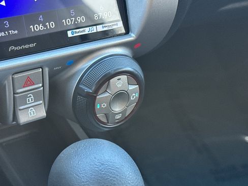 Used 2015 Chevrolet Camaro LS RWD image 28