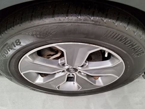 Used 2016 Hyundai Santa Fe SE AWD/4WD image 36