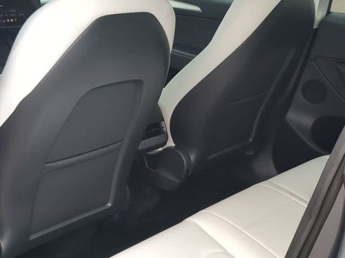 Used 2023 Tesla Model Y Performance AWD/4WD image 16