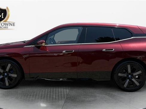Used 2022 BMW iX xDrive50 w/ Premium Package AWD/4WD image 2