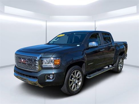 Used 2018 GMC Canyon Denali image 7