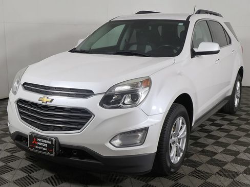 Used 2017 Chevrolet Equinox LT w/ Convenience Package FWD image 5
