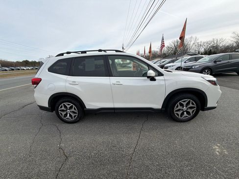 Used 2019 Subaru Forester Premium image 14