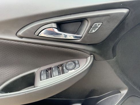 Used 2020 Chevrolet Malibu LS image 19