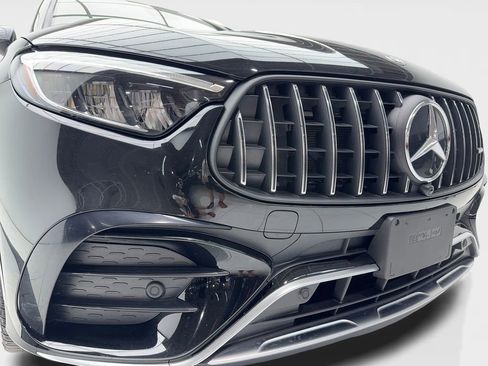 Used 2025 Mercedes-Benz GLC 43 AMG 4MATIC image 5