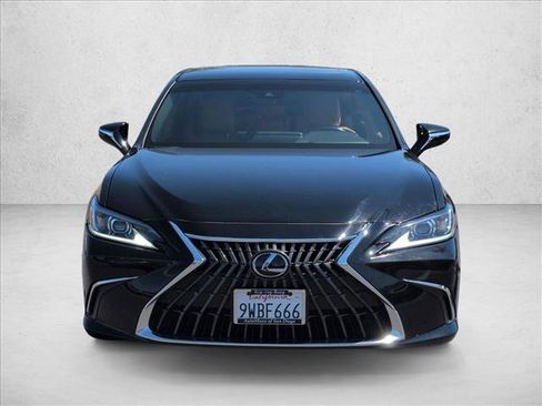 Used 2025 Lexus ES 300h w/ Premium Package FWD image 2