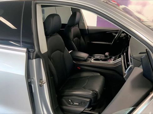 Used 2019 Audi Q8 Prestige AWD/4WD image 12