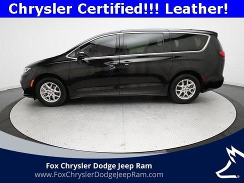 Certified 2024 Chrysler Pacifica Touring-L image 24