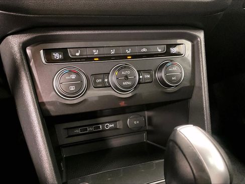 Used 2018 Volkswagen Tiguan SEL image 26