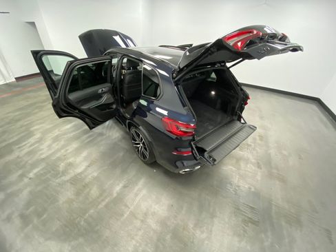 Used 2019 BMW X5 xDrive50i w/ M Sport Package AWD/4WD image 51