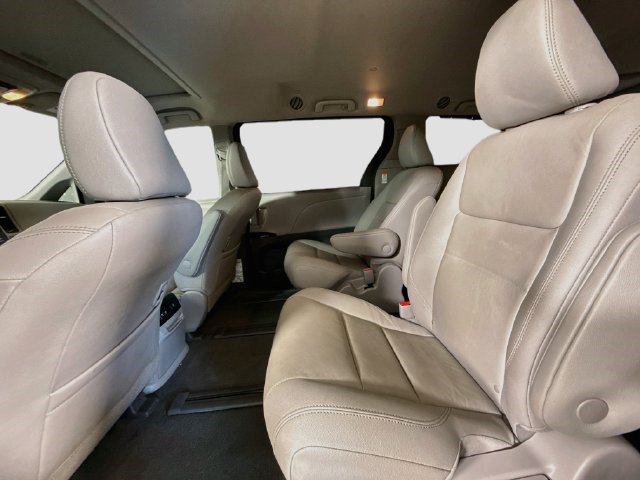 Used 2020 Toyota Sienna XLE w/ XLE Navigation Package AWD/4WD image 24