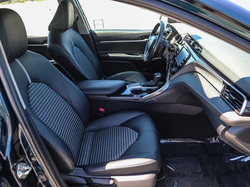 Used 2020 Toyota Camry SE w/ Carpet Mat Package FWD image 16