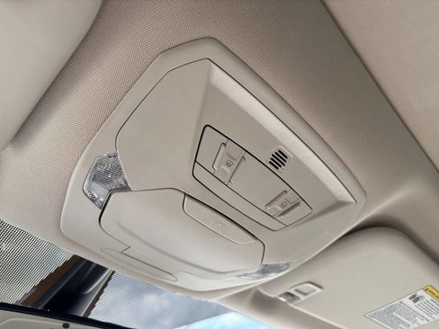 Used 2017 Ford Escape Titanium FWD image 33
