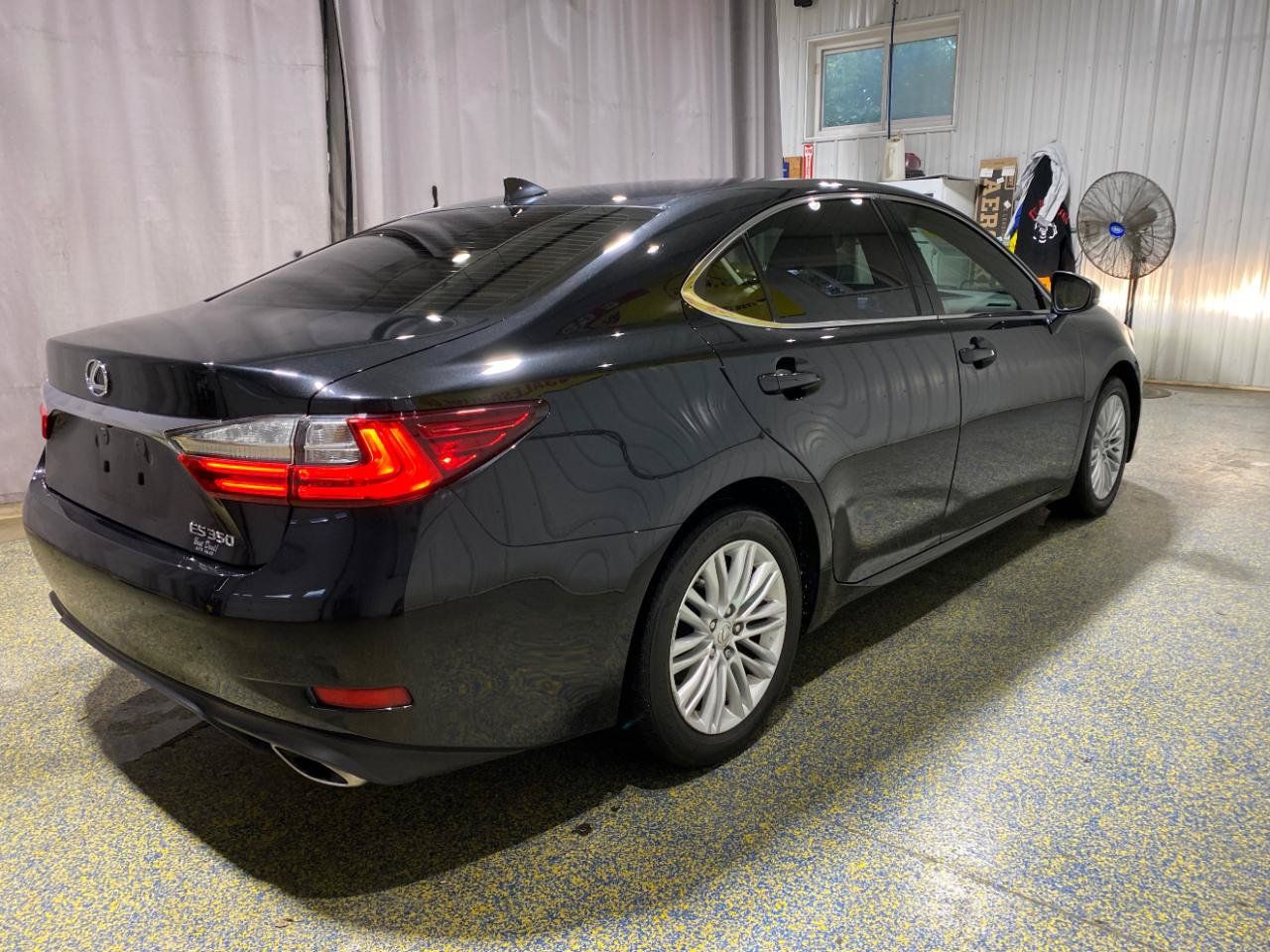 Used 2017 Lexus ES 350 w/ Premium Package FWD image 4