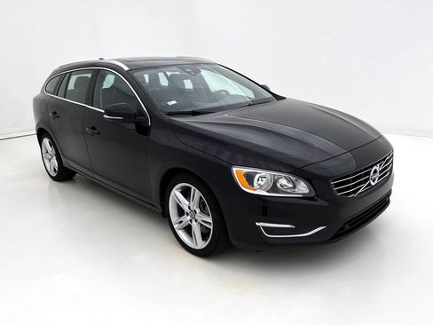 Used 2016 Volvo V60 T5 Premier AWD/4WD image 2