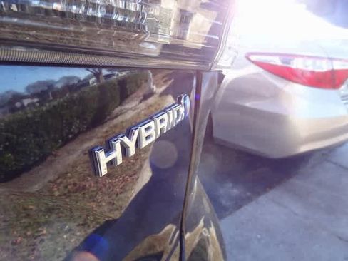 Used 2023 Toyota Highlander Bronze Edition image 5