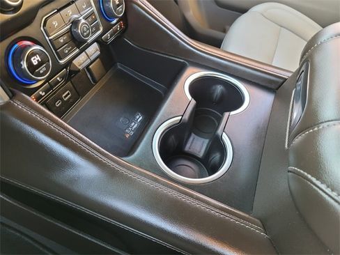 Used 2022 Chevrolet Tahoe Z71 w/ Luxury Package image 31