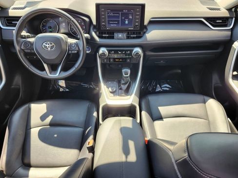 Used 2022 Toyota RAV4 XLE Premium AWD/4WD image 10