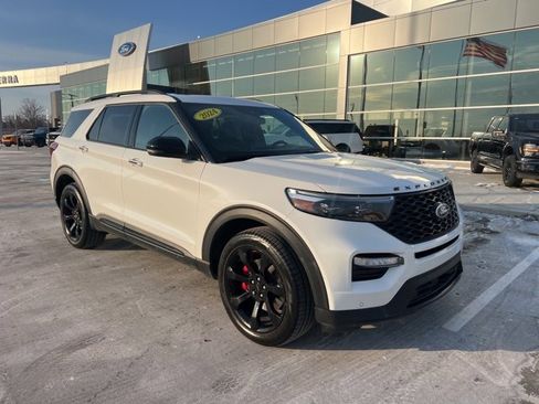 Used 2024 Ford Explorer ST w/ Equipment Group 401A image 3