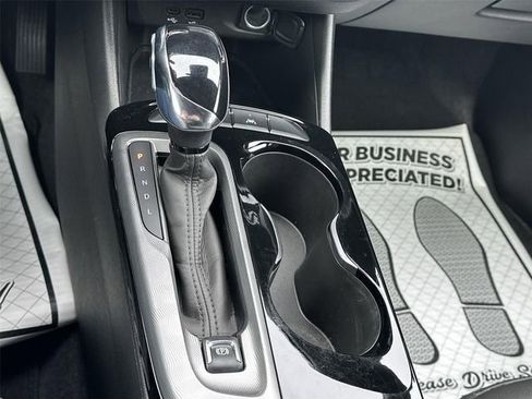 Certified 2025 Buick Envista Sport Touring FWD image 15