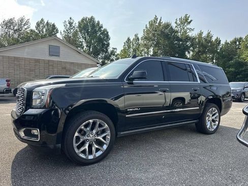 Used 2018 GMC Yukon XL Denali w/ Open Road Package RWD image 13