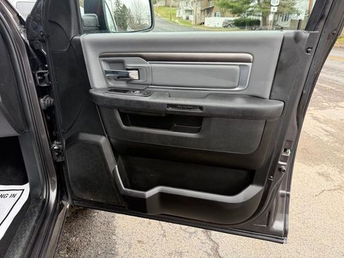 Used 2023 RAM 1500 Classic SLT AWD/4WD image 31