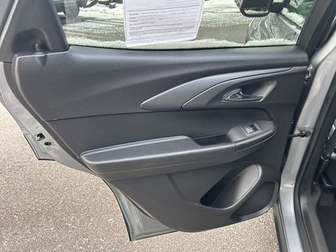 Used 2023 Chevrolet TrailBlazer LT w/ Convenience Package image 16