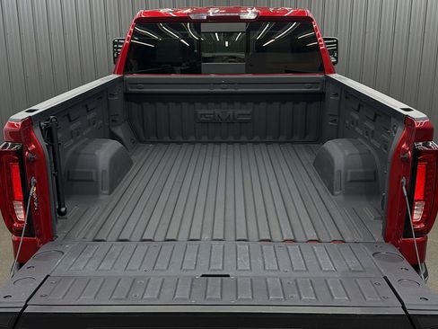 Used 2025 GMC Sierra 1500 SLT AWD/4WD image 17