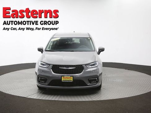 Used 2023 Chrysler Pacifica Touring-L FWD image 55