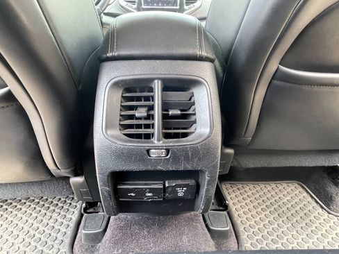 Used 2019 Jeep Cherokee Limited AWD/4WD image 27