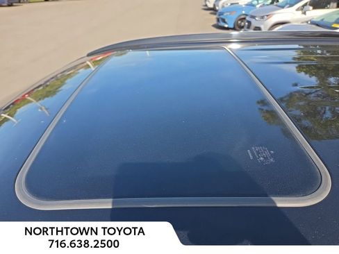 Used 2019 Toyota RAV4 XLE Premium image 17