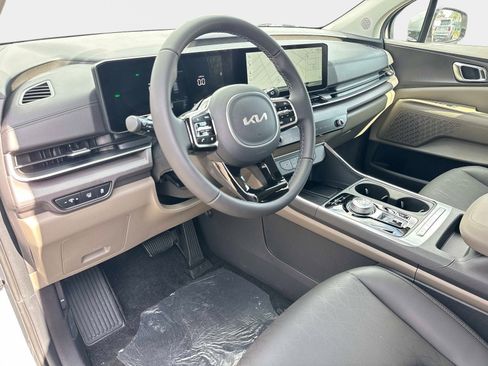 New 2026 Kia Carnival EX image 18