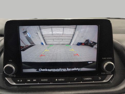 Used 2025 Nissan Rogue SV AWD/4WD image 14