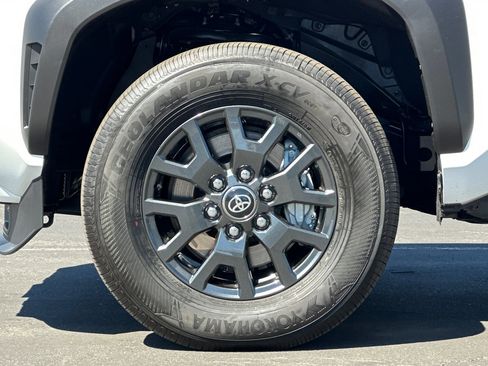 Certified 2026 Toyota 4Runner SR5 AWD/4WD image 26