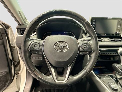 Used 2019 Toyota RAV4 Limited image 10