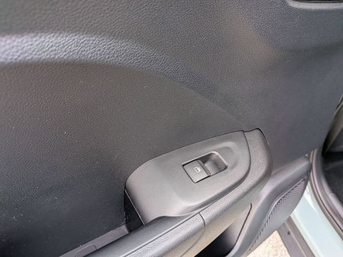 Used 2025 Hyundai Venue SEL FWD image 25