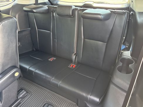 Used 2021 Toyota Highlander XLE FWD image 15