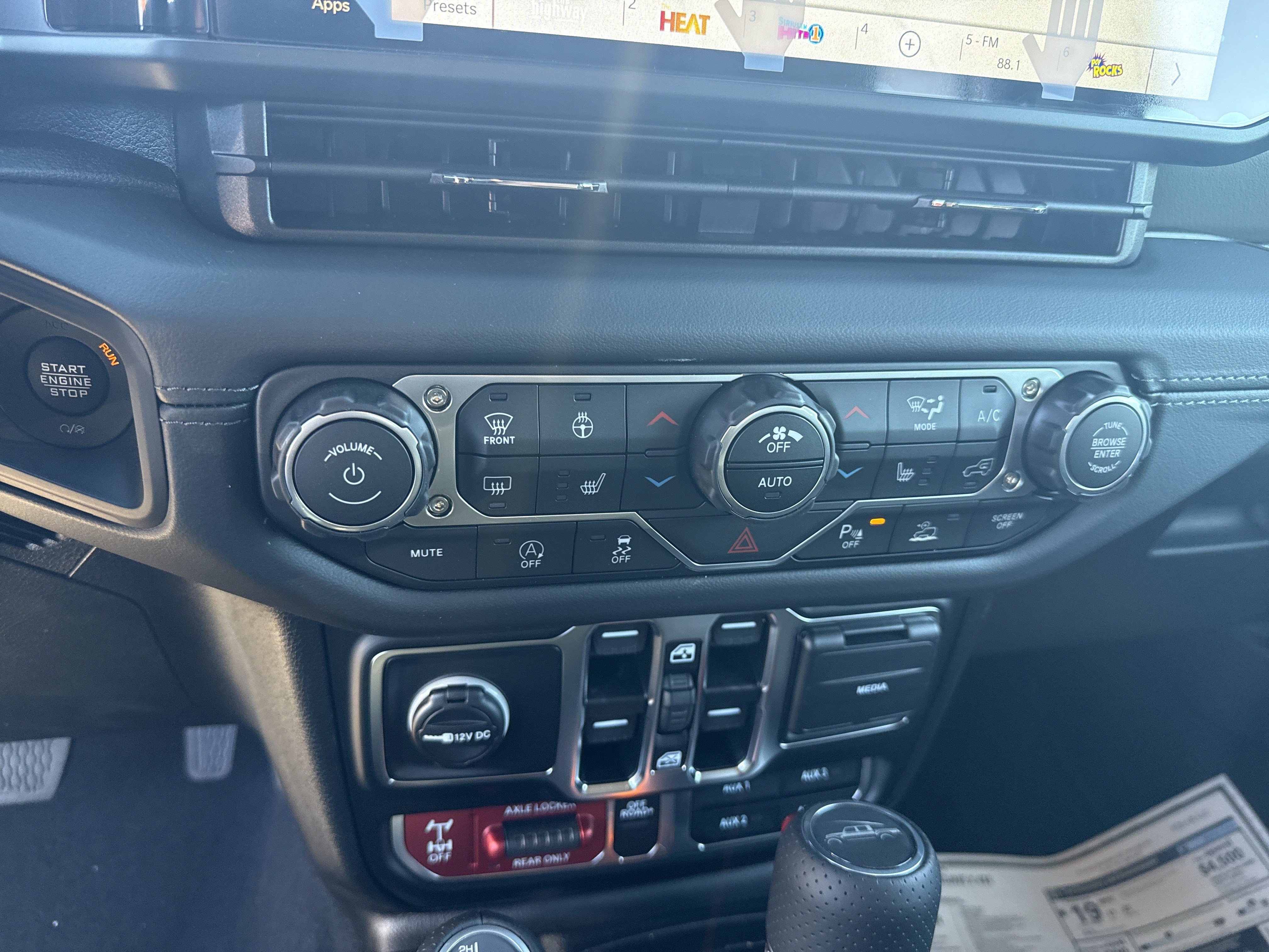 New 2026 Jeep Gladiator Mojave AWD/4WD image 30