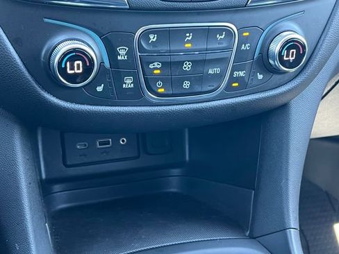 Certified 2024 Chevrolet Equinox LT w/ LPO, Floor Liner Package AWD/4WD image 24