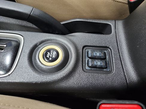 Used 2016 Mitsubishi Outlander SE AWD/4WD image 21