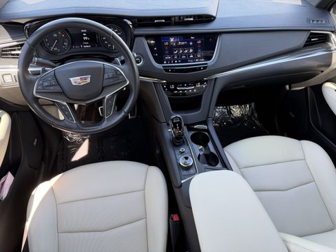 Certified 2022 Cadillac XT5 Sportv w/ Technology Package image 14