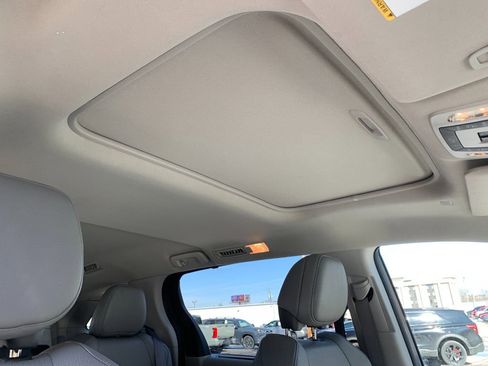 Used 2024 Toyota Sienna XLE image 19