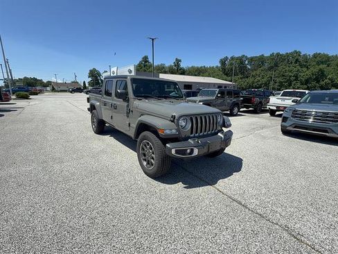 Used 2020 Jeep Gladiator Overland w/ Popular Equipment Package AWD/4WD image 8