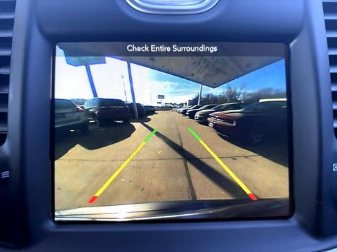 Used 2018 Chrysler 300 Touring w/ Sport Appearance Package image 18