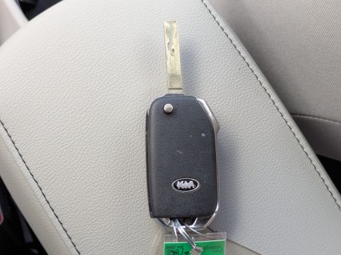 Used 2021 Kia Soul LX FWD image 27