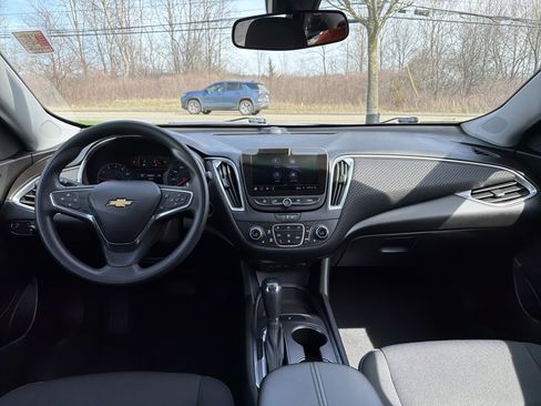 Used 2020 Chevrolet Malibu LT FWD image 11