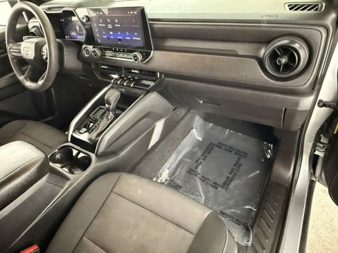 Used 2024 Chevrolet Colorado W/T w/ WT Convenience Package RWD image 17